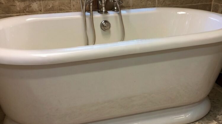 bathtub reglazing services